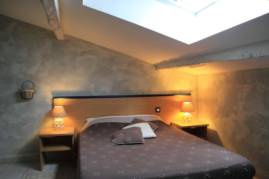 Auberge De Bonpas Logis De France Hotel อาวีญง ภายนอก รูปภาพ